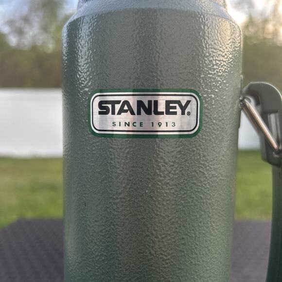 Stanley Classic Vacuum Bottle 2qt Hammertone Green Water Hot Cold Vintage - Picture 2 of 10